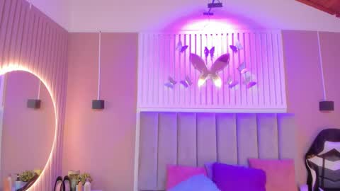 Chantall online show from January 18, 4:10 am