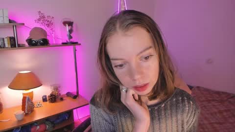 Eliise online show from December 13, 2:27 pm