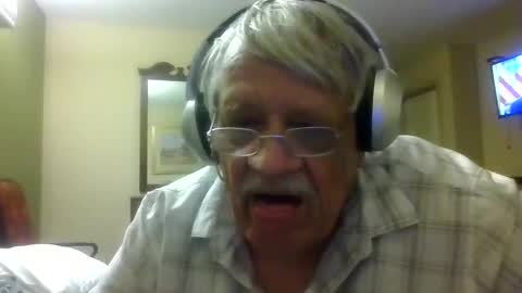 Snapshot of beautytomyeyes chatting on October 9, 12:49 am beautytomyeyes online show from October 9, 12:49 am