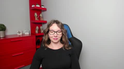 Zoe online show from October 2, 7:51 am