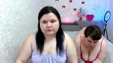 BeckyAndEllen online show from February 12, 10:15 pm