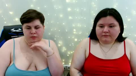 BeckyAndEllen online show from April 12, 11:14 am