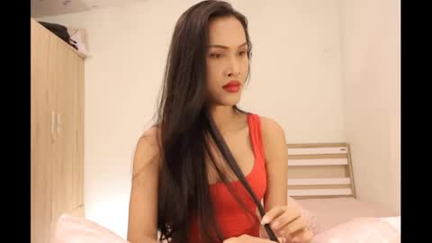 bee_thai online show from December 17, 5:47 pm