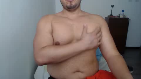 Snapshot of beefypecs_10 chatting on October 6, 7:31 pm Criss2fer online show from October 6, 7:31 pm