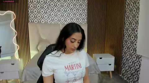 BELLA online show from October 28, 4:08 pm