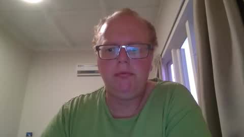 Snapshot of beentomars chatting on October 19, 6:51 am beentomars online show from October 19, 6:51 am