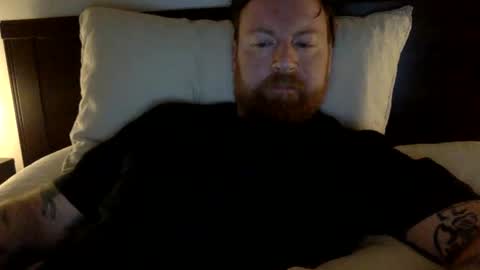 Snapshot of beewolf25 chatting on December 13, 2:43 am Beewolf online show from December 13, 2:43 am