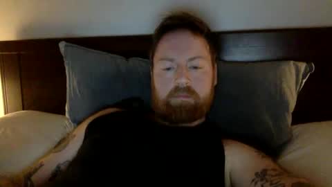 Snapshot of beewolf25 chatting on February 14, 10:25 pm Beewolf online show from February 14, 10:25 pm
