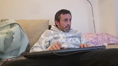 begbestuk online show from November 1, 5:28 am