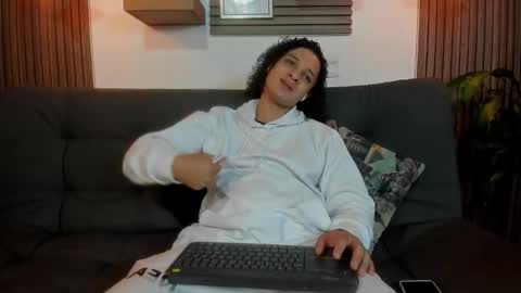 independent model online show from October 10, 2:45 pm