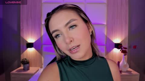 Bella cam online show from November 4, 7:37 pm