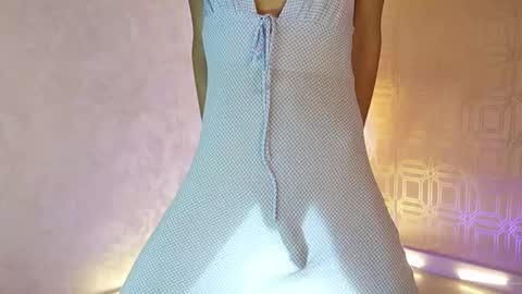 bella19   online show from March 20, 10:15 pm