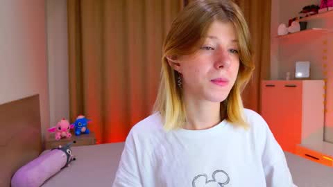 Bella online show from October 23, 9:48 pm