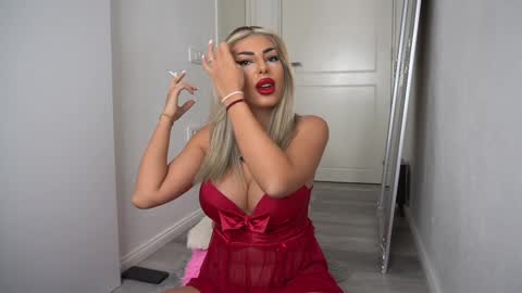 Emma  Bella online show from November 30, 11:01 pm