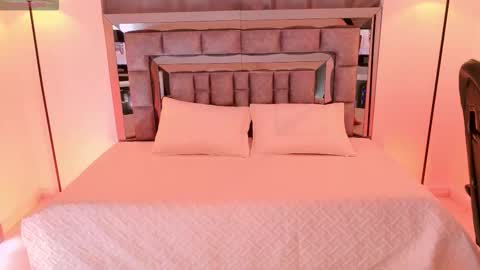 Bella  online show from October 23, 5:25 pm