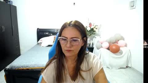 Snapshot of bella_ghisell chatting on September 17, 9:18 pm Bella online show from September 17, 9:18 pm