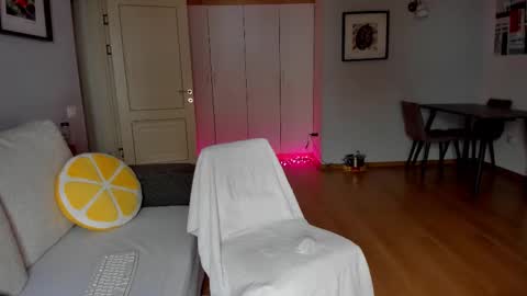 Anna  online show from January 16, 9:07 am