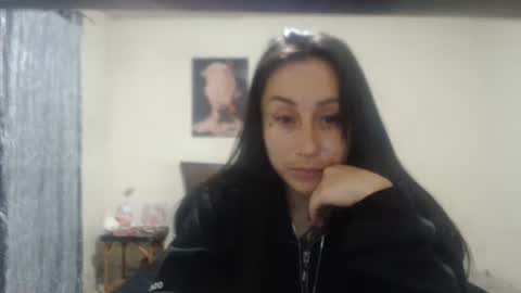 bella_luna34 online show from April 14, 3:32 am