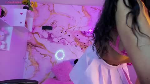 Bella online show from April 27, 4:26 pm