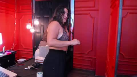 Bella Riviera online show from April 18, 7:07 pm