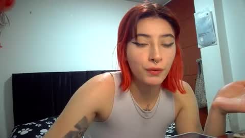 bella_thorne1999 online show from June 7, 1:11 am