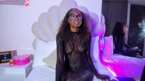 Bella Dajud online show from September 25, 9:38 am