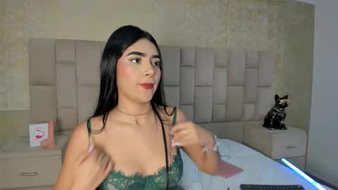 bellaastorm online show from September 25, 5:09 pm