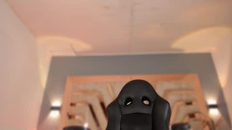 bellaboobs_ online show from December 22, 9:10 pm