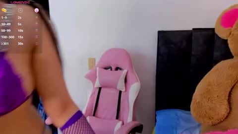 bella cruz online show from December 18, 10:10 am