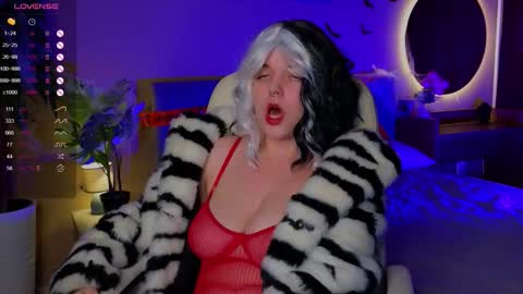 belladevile_ online show from October 25, 8:46 am