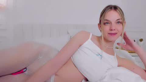 Bella online show from December 21, 2:51 am