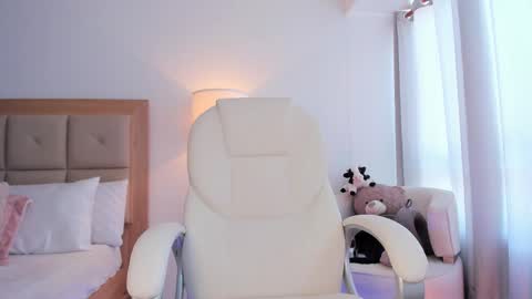 Snapshot of bellamia_ chatting on September 12, 7:16 pm Bella Mia online show from September 12, 7:16 pm