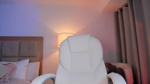 Bella Mia online show from September 22, 5:22 am