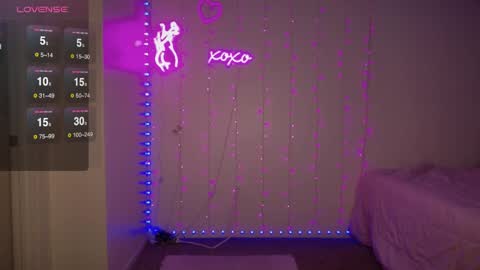 Bella Monroe online show from May 30, 5:06 am