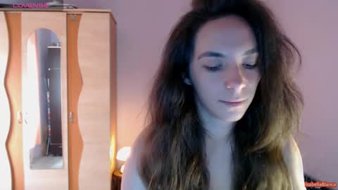 bellaqueen0701 online show from October 16, 11:54 am