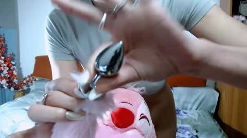 bellaqueen0701 online show from December 23, 4:40 am