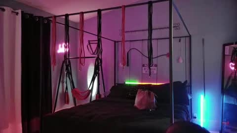 Bellaskeykeeper online show from March 19, 8:20 am