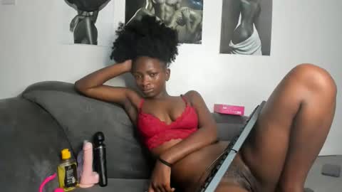 Bellasweettt online show from May 12, 8:29 pm