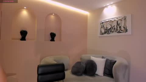 Bella online show from April 4, 7:54 pm