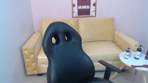 Snapshot of bellatrix_ch chatting on September 21, 11:25 am Bella online show from September 21, 11:25 am
