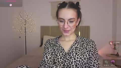 Bella online show from May 11, 12:45 pm