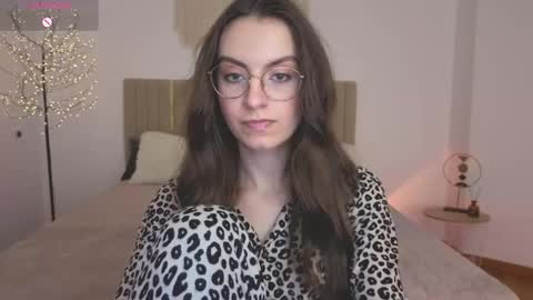 Bella online show from May 11, 4:04 pm
