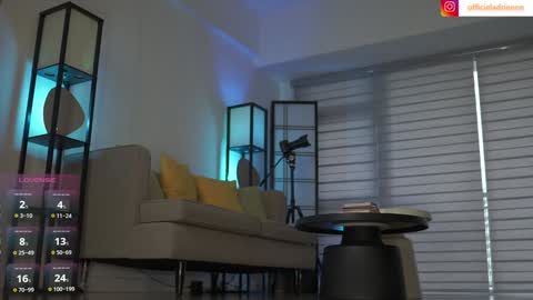 Belle Adrienne  IG  online show from February 6, 11:18 pm