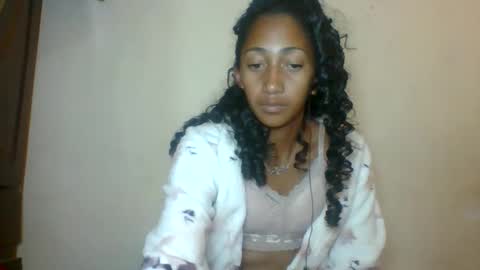 belle_annah online show from May 10, 8:43 am