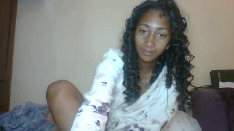 belle_annah online show from May 8, 4:29 am