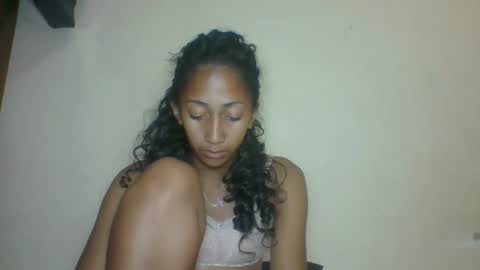 belle_annah online show from May 11, 4:04 pm
