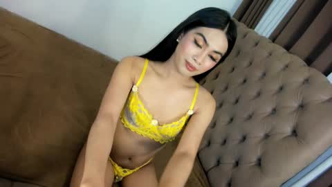 belle_davies online show from April 6, 4:57 am