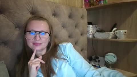 Amelia online show from October 14, 4:10 pm