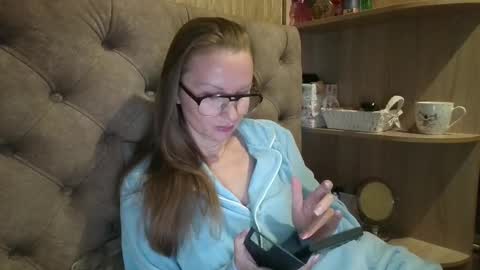 Amelia online show from October 17, 5:17 pm