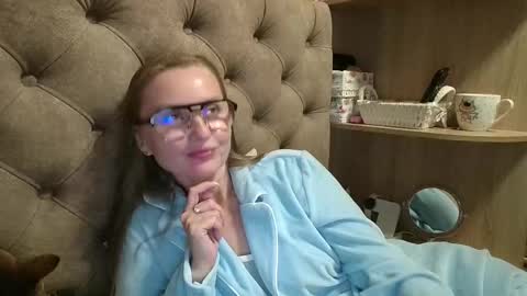 Amelia online show from September 29, 6:40 pm